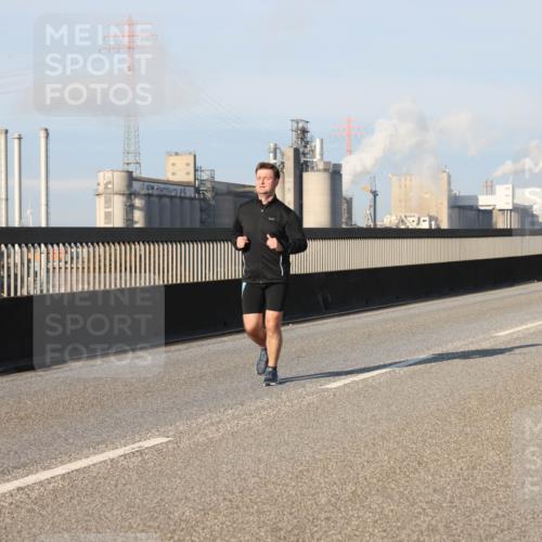 03.10.2025 - Köhlbrandbrückenlauf Lena Gebhardt http://msf.ph/oto/9117119 03.10.2025 09:44:19 Position 2  meine-sportfotos.de