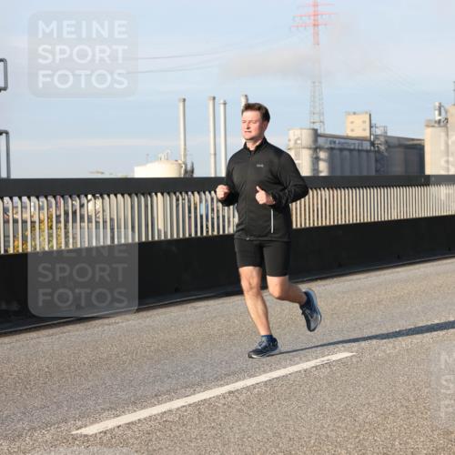03.10.2025 - Köhlbrandbrückenlauf Lena Gebhardt http://msf.ph/oto/9117147 03.10.2025 09:44:20 Position 2  meine-sportfotos.de