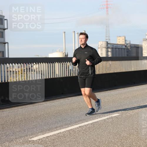 03.10.2025 - Köhlbrandbrückenlauf Lena Gebhardt http://msf.ph/oto/9117157 03.10.2025 09:44:20 Position 2  meine-sportfotos.de