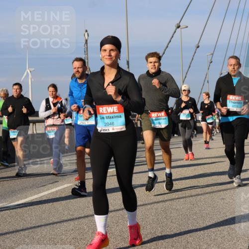 03.10.2025 - Köhlbrandbrückenlauf Strokosch-Dieckow http://msf.ph/oto/9117181 03.10.2025 09:50:30 Position 2 1647, 2046, 3162, 15, 2778 meine-sportfotos.de