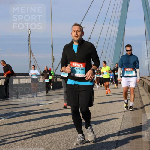 03.10.2025 - Köhlbrandbrückenlauf Strokosch-Dieckow http://msf.ph/oto/9117198 03.10.2025 09:50:31 Position 2 2778 meine-sportfotos.de
