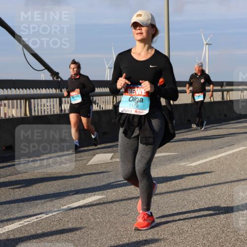 03.10.2025 - Köhlbrandbrückenlauf Strokosch-Dieckow http://msf.ph/oto/9117240 03.10.2025 09:50:35 Position 2 1179 meine-sportfotos.de