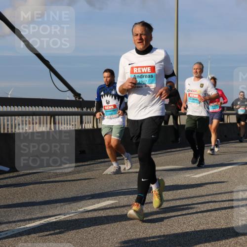 03.10.2025 - Köhlbrandbrückenlauf Strokosch-Dieckow http://msf.ph/oto/9117283 03.10.2025 09:50:43 Position 2 2834, 1947, 24, 2246 meine-sportfotos.de