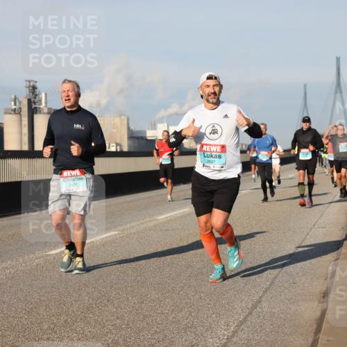03.10.2025 - Köhlbrandbrückenlauf Lena Gebhardt http://msf.ph/oto/9117284 03.10.2025 09:44:23 Position 2 3137, 2697 meine-sportfotos.de