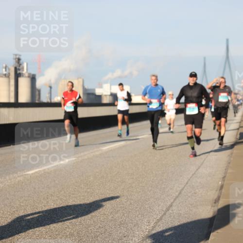 03.10.2025 - Köhlbrandbrückenlauf Lena Gebhardt http://msf.ph/oto/9117356 03.10.2025 09:44:25 Position 2  meine-sportfotos.de