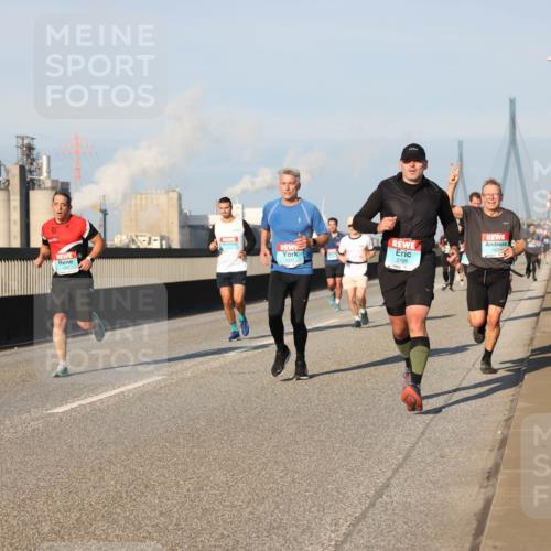 03.10.2025 - Köhlbrandbrückenlauf Lena Gebhardt http://msf.ph/oto/9117375 03.10.2025 09:44:26 Position 2 2709 meine-sportfotos.de