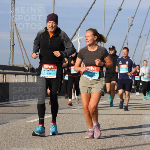 03.10.2025 - Köhlbrandbrückenlauf Strokosch-Dieckow http://msf.ph/oto/9117388 03.10.2025 09:50:57 Position 2 1634, 020, 2499 meine-sportfotos.de