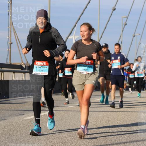 03.10.2025 - Köhlbrandbrückenlauf Strokosch-Dieckow http://msf.ph/oto/9117398 03.10.2025 09:50:57 Position 2 1634, 2499 meine-sportfotos.de