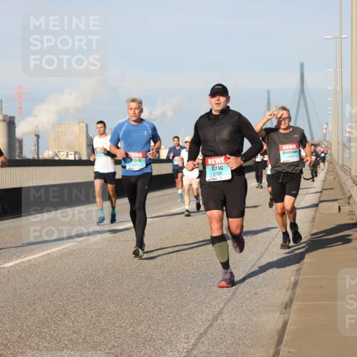 03.10.2025 - Köhlbrandbrückenlauf Lena Gebhardt http://msf.ph/oto/9117407 03.10.2025 09:44:26 Position 2 1247, 1077, 2709 meine-sportfotos.de