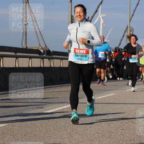 03.10.2025 - Köhlbrandbrückenlauf Strokosch-Dieckow http://msf.ph/oto/9117454 03.10.2025 09:51:04 Position 2 3063 meine-sportfotos.de