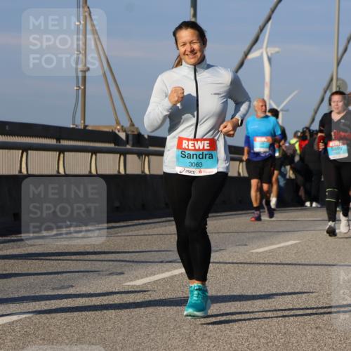 03.10.2025 - Köhlbrandbrückenlauf Strokosch-Dieckow http://msf.ph/oto/9117472 03.10.2025 09:51:04 Position 2 3063 meine-sportfotos.de