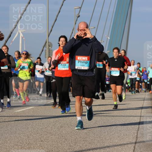 03.10.2025 - Köhlbrandbrückenlauf Strokosch-Dieckow http://msf.ph/oto/9117491 03.10.2025 09:51:08 Position 2 1807, 1480, 1666, 1649 meine-sportfotos.de
