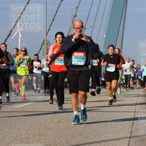 03.10.2025 - Köhlbrandbrückenlauf Strokosch-Dieckow http://msf.ph/oto/9117497 03.10.2025 09:51:08 Position 2 1807, 1480, 1666 meine-sportfotos.de