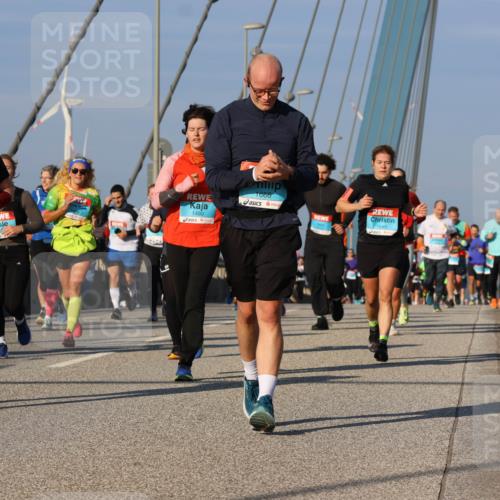 03.10.2025 - Köhlbrandbrückenlauf Strokosch-Dieckow http://msf.ph/oto/9117506 03.10.2025 09:51:08 Position 2 1807, 1480, 1666, 1649 meine-sportfotos.de