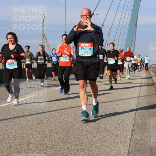 03.10.2025 - Köhlbrandbrückenlauf Strokosch-Dieckow http://msf.ph/oto/9117528 03.10.2025 09:51:10 Position 2 1807, 1666 meine-sportfotos.de