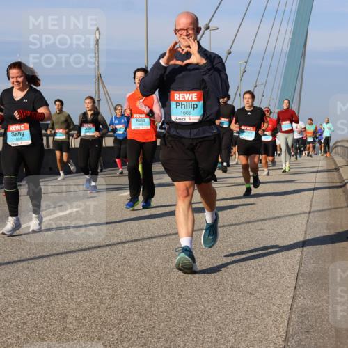 03.10.2025 - Köhlbrandbrückenlauf Strokosch-Dieckow http://msf.ph/oto/9117533 03.10.2025 09:51:10 Position 2 1807, 1480, 1666 meine-sportfotos.de