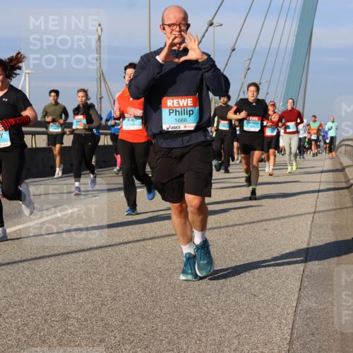 03.10.2025 - Köhlbrandbrückenlauf Strokosch-Dieckow http://msf.ph/oto/9117548 03.10.2025 09:51:11 Position 2 1807, 1666 meine-sportfotos.de