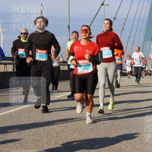 03.10.2025 - Köhlbrandbrückenlauf Strokosch-Dieckow http://msf.ph/oto/9117579 03.10.2025 09:51:15 Position 2 1820, 3816, 3176, 3725, 3310 meine-sportfotos.de