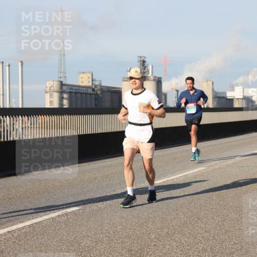 03.10.2025 - Köhlbrandbrückenlauf Lena Gebhardt http://msf.ph/oto/9117626 03.10.2025 09:44:30 Position 2 3343, 1231 meine-sportfotos.de