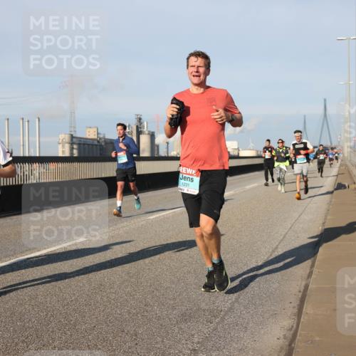 03.10.2025 - Köhlbrandbrückenlauf Lena Gebhardt http://msf.ph/oto/9117721 03.10.2025 09:44:31 Position 2 1231 meine-sportfotos.de