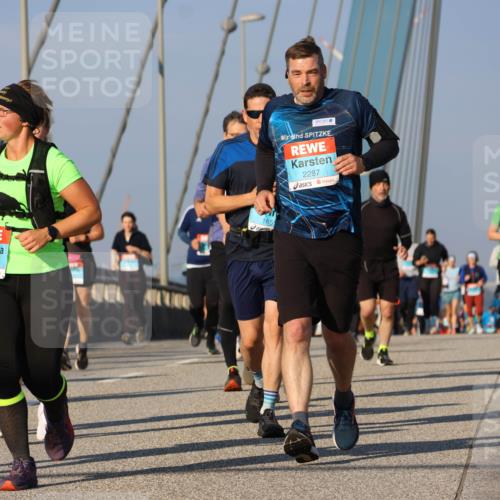 03.10.2025 - Köhlbrandbrückenlauf Strokosch-Dieckow http://msf.ph/oto/9117776 03.10.2025 09:51:38 Position 2 1446, 1956, 2287, 1655 meine-sportfotos.de