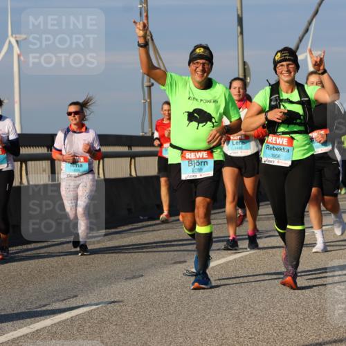 03.10.2025 - Köhlbrandbrückenlauf Strokosch-Dieckow http://msf.ph/oto/9117825 03.10.2025 09:51:40 Position 2 1659, 2089, 1446, 1956, 800 meine-sportfotos.de