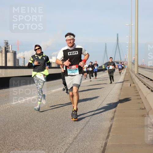 03.10.2025 - Köhlbrandbrückenlauf Lena Gebhardt http://msf.ph/oto/9117872 03.10.2025 09:44:33 Position 2 2880 meine-sportfotos.de