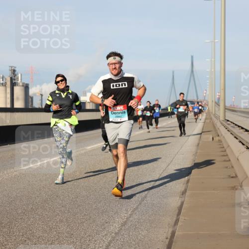 03.10.2025 - Köhlbrandbrückenlauf Lena Gebhardt http://msf.ph/oto/9117881 03.10.2025 09:44:33 Position 2 2880 meine-sportfotos.de