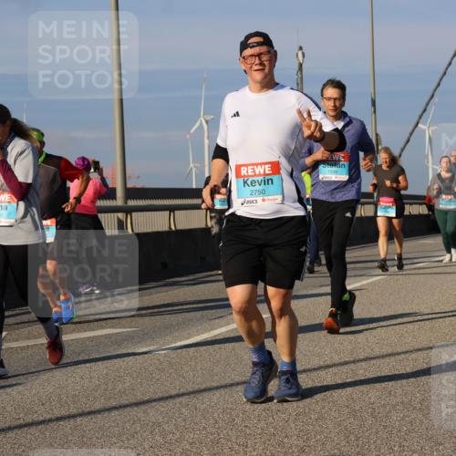03.10.2025 - Köhlbrandbrückenlauf Strokosch-Dieckow http://msf.ph/oto/9117884 03.10.2025 09:51:45 Position 2 1719, 2750, 1556 meine-sportfotos.de