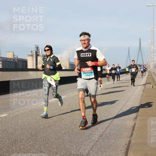 03.10.2025 - Köhlbrandbrückenlauf Lena Gebhardt http://msf.ph/oto/9117891 03.10.2025 09:44:34 Position 2 2880 meine-sportfotos.de