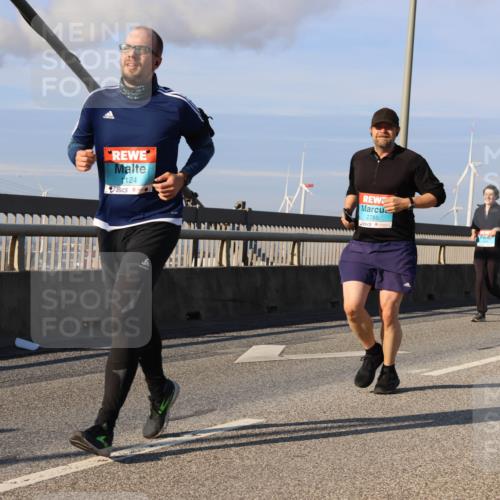 03.10.2025 - Köhlbrandbrückenlauf Strokosch-Dieckow http://msf.ph/oto/9117967 03.10.2025 09:51:53 Position 2 1124, 2785, 2064 meine-sportfotos.de