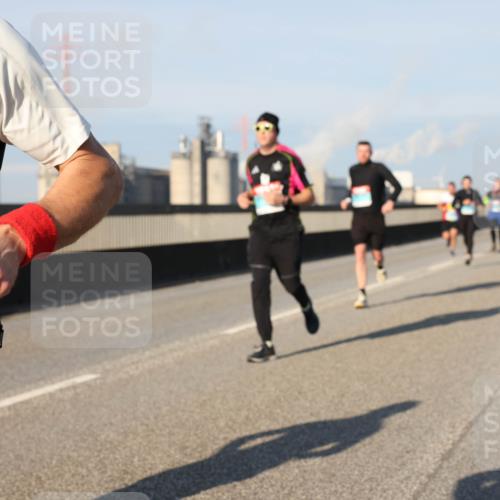 03.10.2025 - Köhlbrandbrückenlauf Lena Gebhardt http://msf.ph/oto/9117975 03.10.2025 09:44:35 Position 2  meine-sportfotos.de