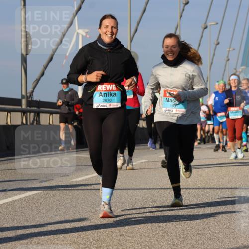 03.10.2025 - Köhlbrandbrückenlauf Strokosch-Dieckow http://msf.ph/oto/9118018 03.10.2025 09:51:58 Position 2 2670, 1831 meine-sportfotos.de