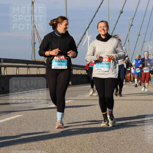 03.10.2025 - Köhlbrandbrückenlauf Strokosch-Dieckow http://msf.ph/oto/9118039 03.10.2025 09:52:00 Position 2 2372, 2670, 1831 meine-sportfotos.de