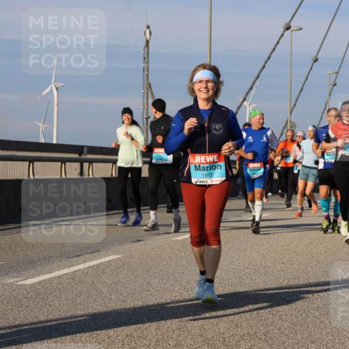 03.10.2025 - Köhlbrandbrückenlauf Strokosch-Dieckow http://msf.ph/oto/9118081 03.10.2025 09:52:06 Position 2 3747, 1812 meine-sportfotos.de
