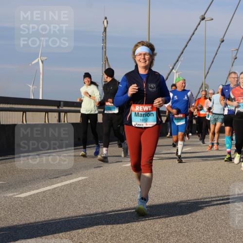 03.10.2025 - Köhlbrandbrückenlauf Strokosch-Dieckow http://msf.ph/oto/9118086 03.10.2025 09:52:06 Position 2 1812, 3747 meine-sportfotos.de
