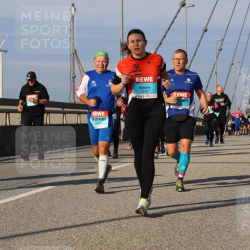 03.10.2025 - Köhlbrandbrückenlauf Strokosch-Dieckow http://msf.ph/oto/9118120 03.10.2025 09:52:08 Position 2 3747, 3505 meine-sportfotos.de