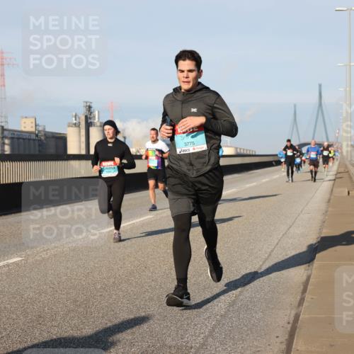 03.10.2025 - Köhlbrandbrückenlauf Lena Gebhardt http://msf.ph/oto/9118137 03.10.2025 09:44:39 Position 2 3775 meine-sportfotos.de