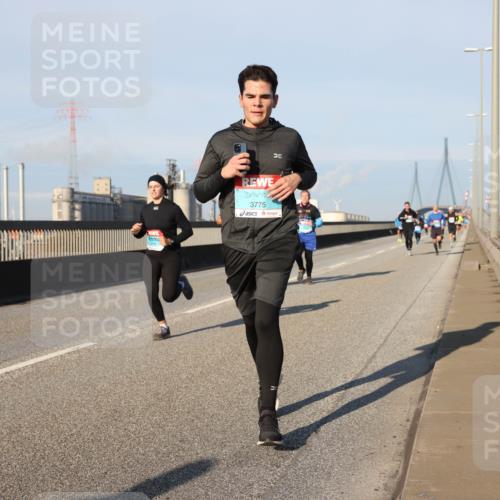 03.10.2025 - Köhlbrandbrückenlauf Lena Gebhardt http://msf.ph/oto/9118162 03.10.2025 09:44:39 Position 2 3775 meine-sportfotos.de
