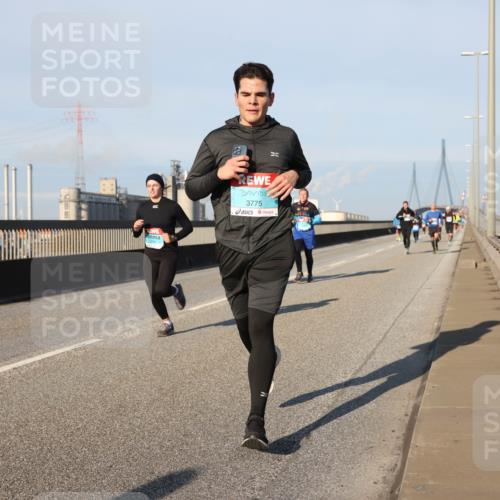 03.10.2025 - Köhlbrandbrückenlauf Lena Gebhardt http://msf.ph/oto/9118168 03.10.2025 09:44:39 Position 2 3775 meine-sportfotos.de