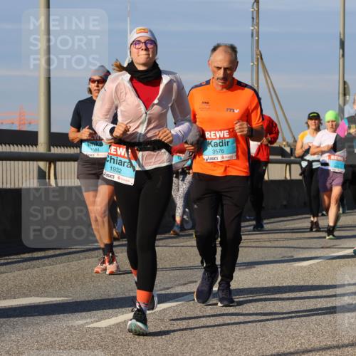 03.10.2025 - Köhlbrandbrückenlauf Strokosch-Dieckow http://msf.ph/oto/9118169 03.10.2025 09:52:13 Position 2 803, 684, 1932, 3576, 2789, 2945 meine-sportfotos.de