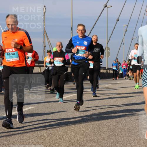 03.10.2025 - Köhlbrandbrückenlauf Strokosch-Dieckow http://msf.ph/oto/9118186 03.10.2025 09:52:13 Position 2 2945, 3576, 2789 meine-sportfotos.de
