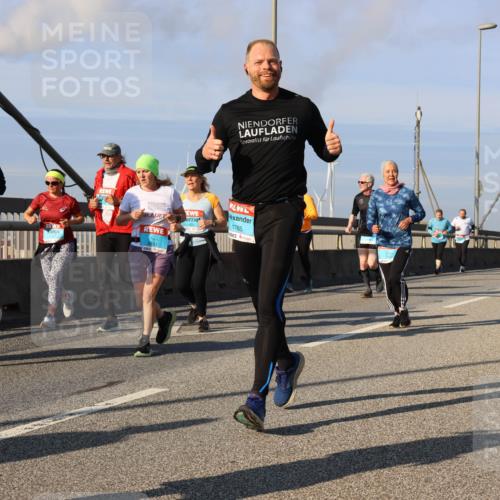 03.10.2025 - Köhlbrandbrückenlauf Strokosch-Dieckow http://msf.ph/oto/9118202 03.10.2025 09:52:17 Position 2 2168, 1785 meine-sportfotos.de