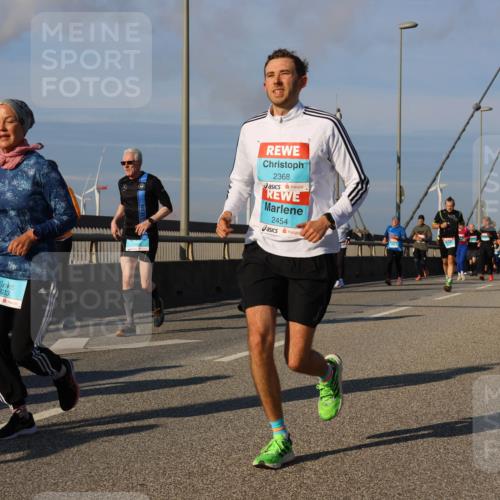 03.10.2025 - Köhlbrandbrückenlauf Strokosch-Dieckow http://msf.ph/oto/9118228 03.10.2025 09:52:19 Position 2 3823, 2368, 2454 meine-sportfotos.de