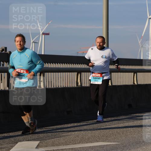 03.10.2025 - Köhlbrandbrückenlauf Strokosch-Dieckow http://msf.ph/oto/9118257 03.10.2025 09:52:23 Position 2 3698, 160, 33 meine-sportfotos.de