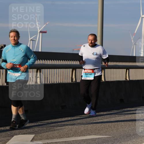 03.10.2025 - Köhlbrandbrückenlauf Strokosch-Dieckow http://msf.ph/oto/9118263 03.10.2025 09:52:23 Position 2 1737, 3698, 23 meine-sportfotos.de