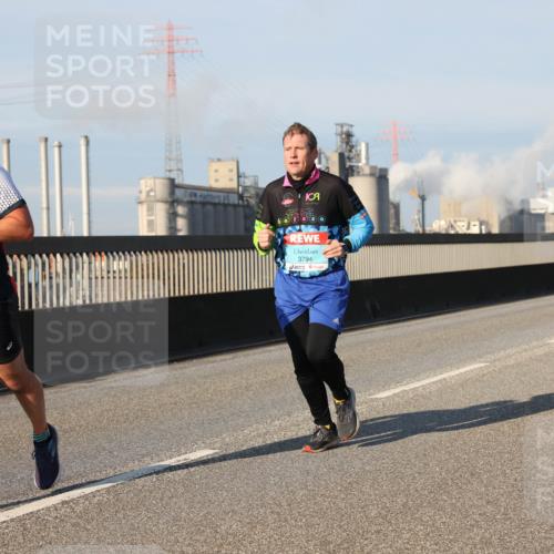 03.10.2025 - Köhlbrandbrückenlauf Lena Gebhardt http://msf.ph/oto/9118284 03.10.2025 09:44:42 Position 2 1248, 3794 meine-sportfotos.de