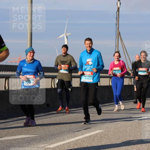 03.10.2025 - Köhlbrandbrückenlauf Strokosch-Dieckow http://msf.ph/oto/9118301 03.10.2025 09:52:25 Position 2 08, 2392, 3450, 1045, 2345 meine-sportfotos.de