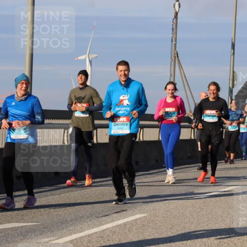 03.10.2025 - Köhlbrandbrückenlauf Strokosch-Dieckow http://msf.ph/oto/9118306 03.10.2025 09:52:25 Position 2 1609, 3450, 2345 meine-sportfotos.de