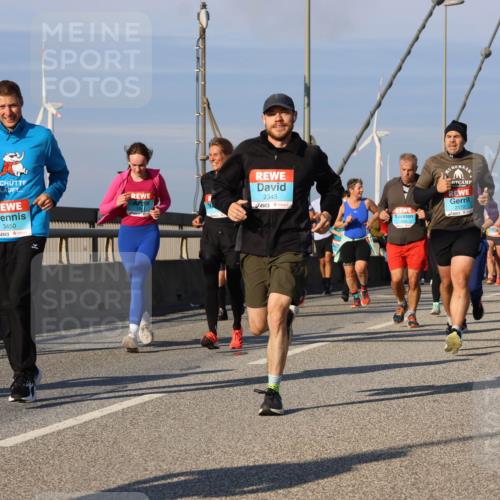 03.10.2025 - Köhlbrandbrückenlauf Strokosch-Dieckow http://msf.ph/oto/9118319 03.10.2025 09:52:26 Position 2 3450, 2345, 2172 meine-sportfotos.de